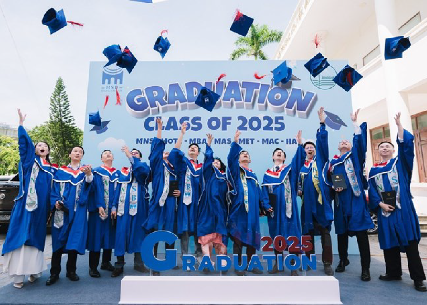 SÁP NHẬP ĐẠI HỌC - BƯỚC ĐI ĐẦU TIÊN CỦA CUỘC CHẤN HƯNG GIÁO DỤC ĐẠI HỌC TRONG KỶ NGUYÊN MỚI